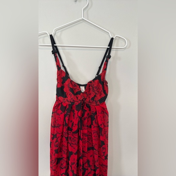 Victoria's Secret Black & Red Vintage with Floral Pattern Dress Size XS 2148 - Picture 8 of 8